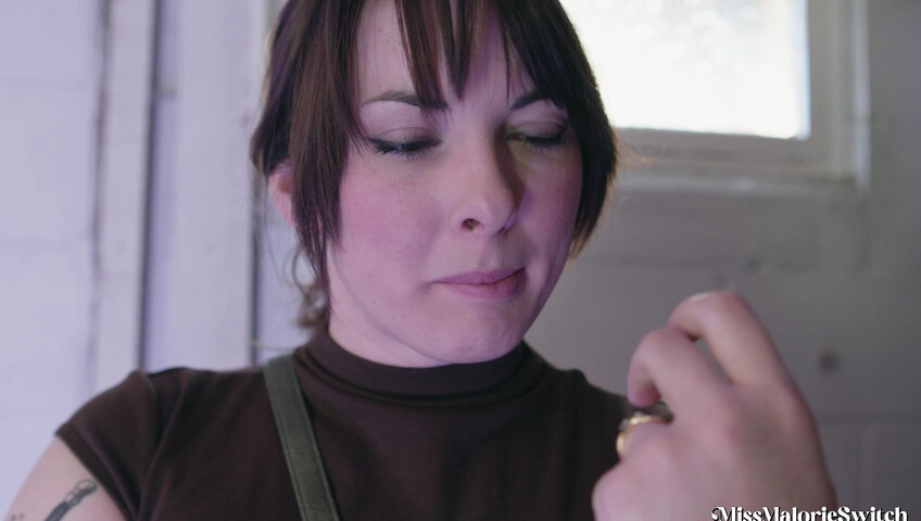 Miss Malorie Switch - Married MILF's Parking Lot Quickie
