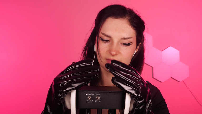 Busy b ASMR - 2 de abril de 2026 - Masaje de orejas con y sin guantes