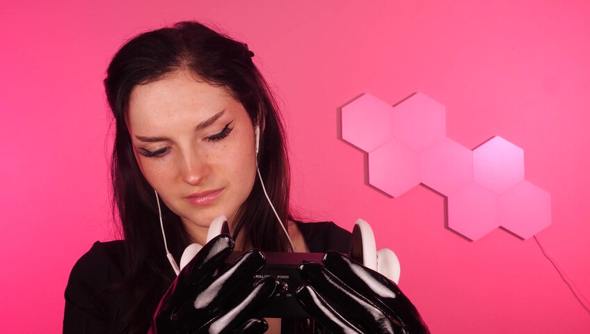 Busy b ASMR - 2 de abril de 2026 - Masaje de orejas con y sin guantes