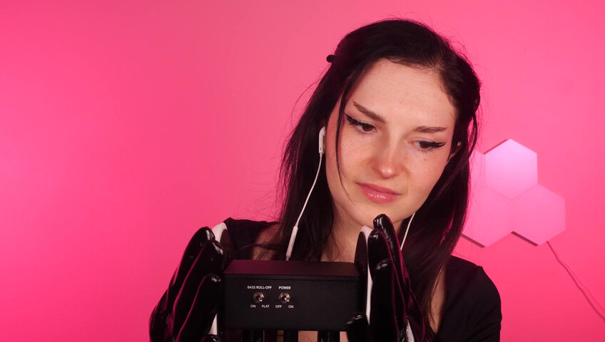 Busy b ASMR - 2 de abril de 2026 - Masaje de orejas con y sin guantes