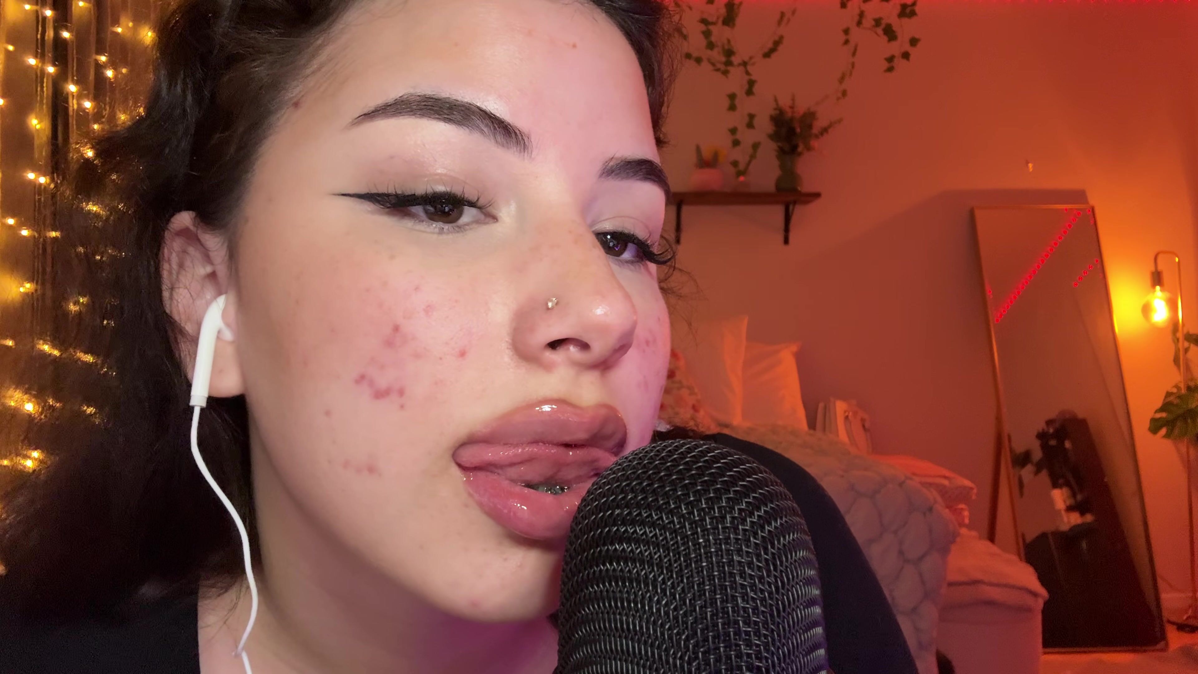 Wahonay ASMR - Intense Mic Licking