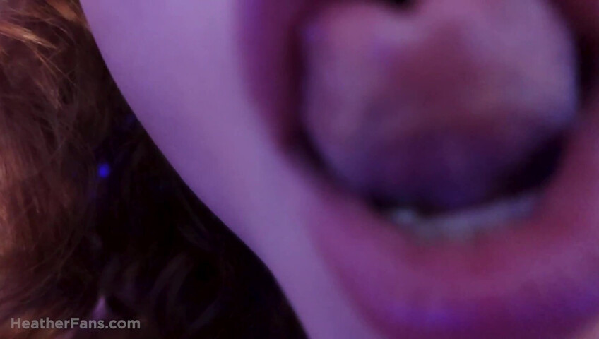HeatheredEffect - Lens Lick ASMR - Green Halter