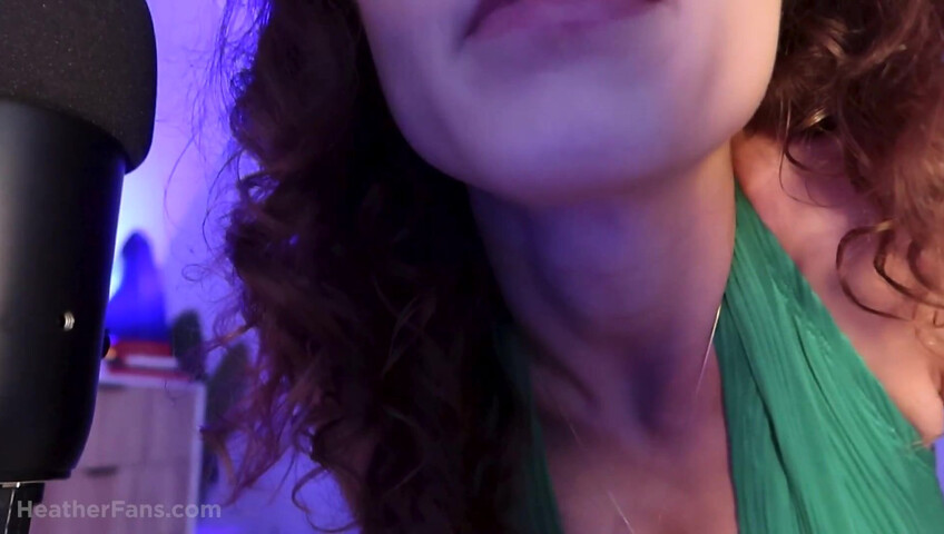 HeatheredEffect - Lens Lick ASMR - Green Halter