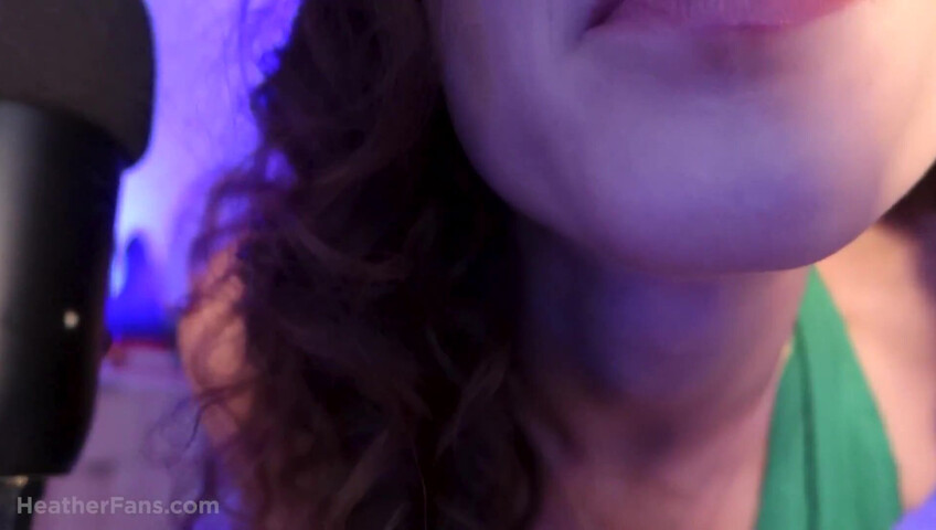 HeatheredEffect - Lens Lick ASMR - Green Halter