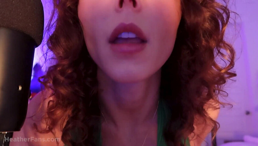 HeatheredEffect - Lens Lick ASMR - Green Halter