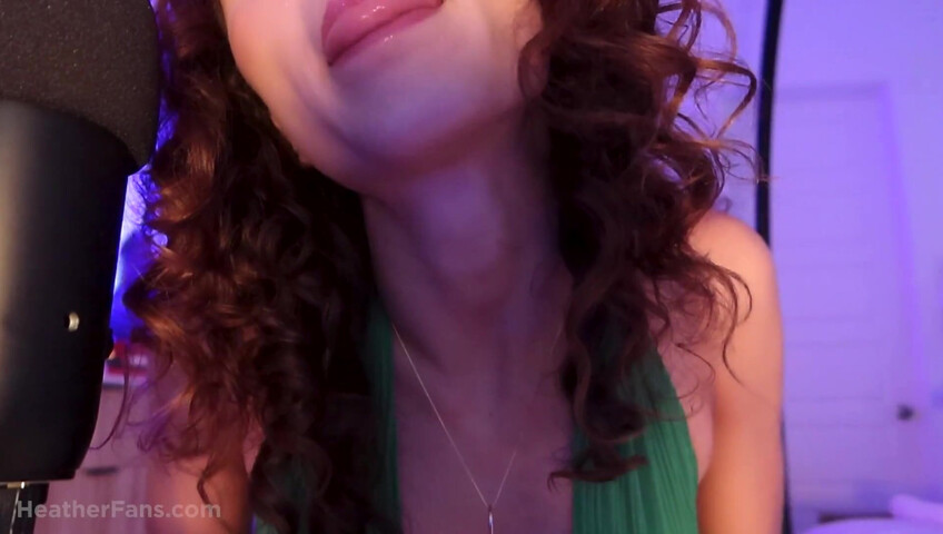 HeatheredEffect - Lens Lick ASMR - Green Halter