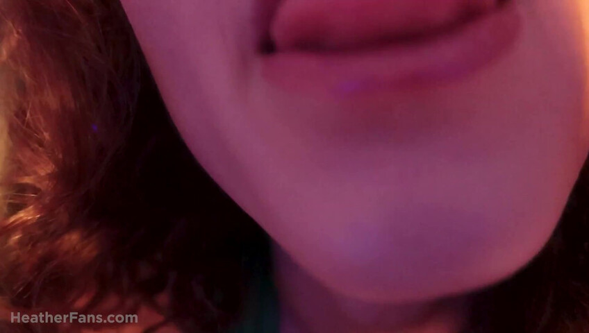 HeatheredEffect - Lens Lick ASMR - Green Halter