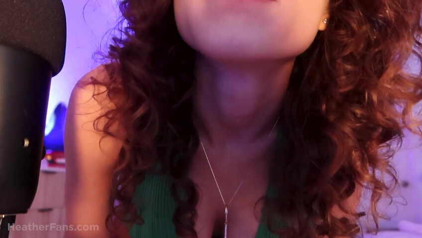 HeatheredEffect - Lens Lick ASMR - Green Halter