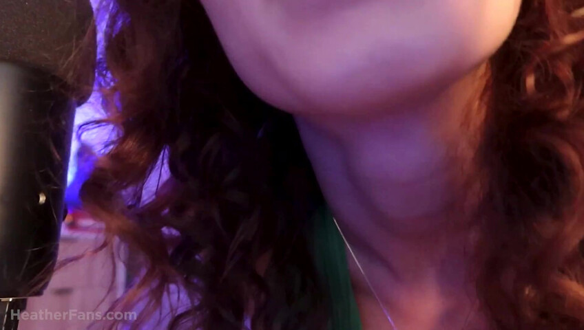 HeatheredEffect - Lens Lick ASMR - Green Halter
