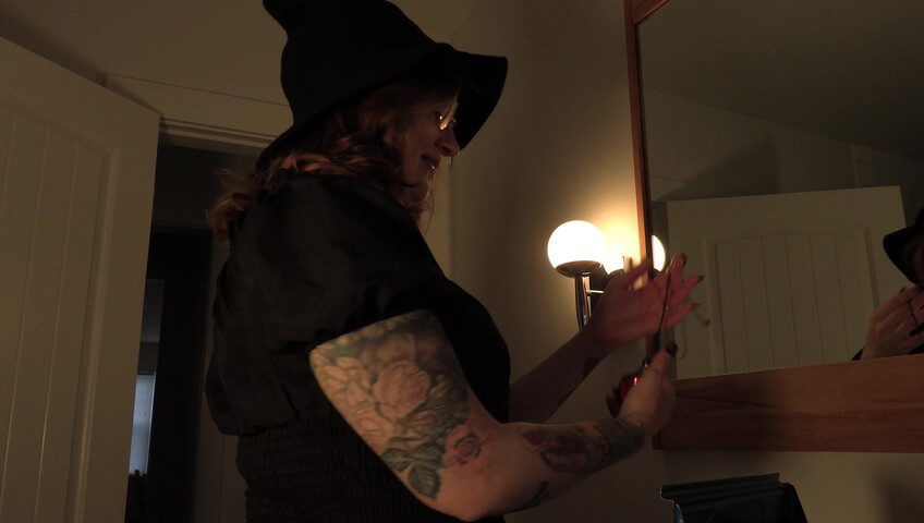 Bettie Bondage - The Haunted Halloween Necklace