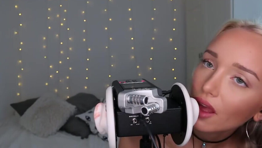 GwenGwiz ASMR Ear Licking & Sucking !