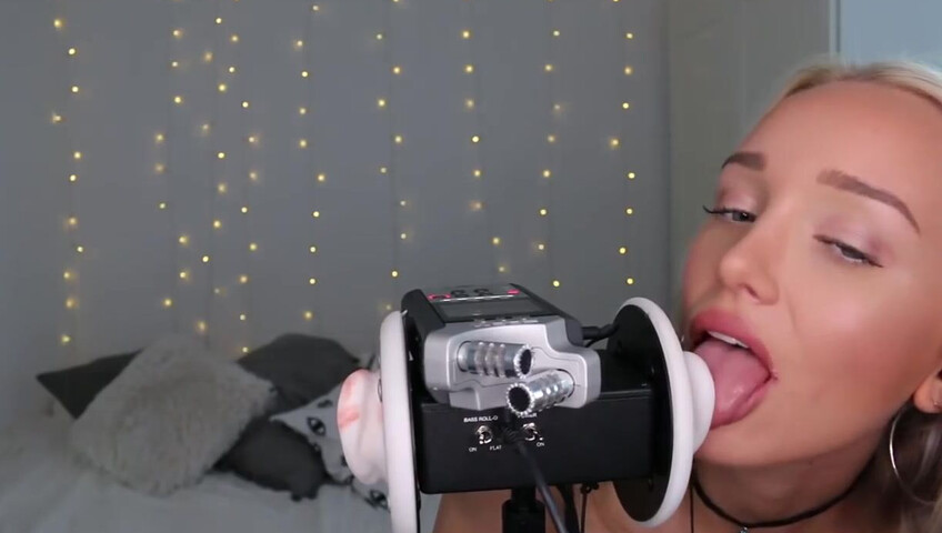 GwenGwiz ASMR Ear Licking & Sucking !