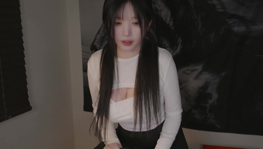 ASMR Yoon Ying - 13 April 2026 - ASMR 수상한 승마샵 RP 장비와 레슨