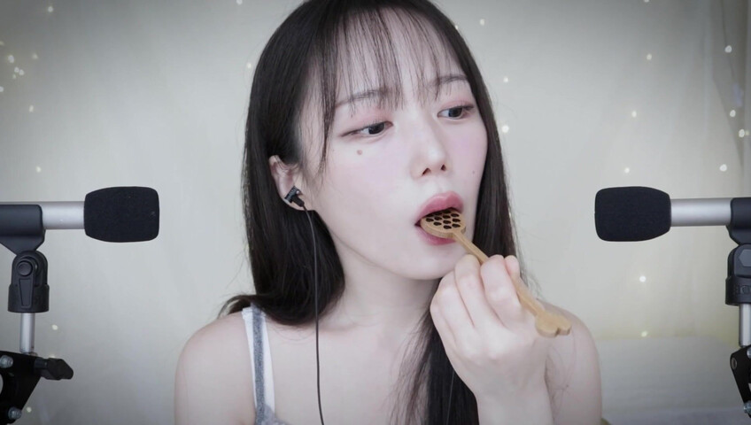 Jamonghae ASMR - 10 March 2026 - Eating You, Mouth Sounds 숟가락으로 뇸