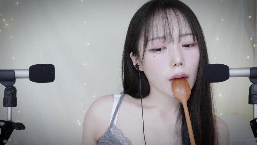 Jamonghae ASMR - 10 March 2026 - Eating You, Mouth Sounds 숟가락으로 뇸