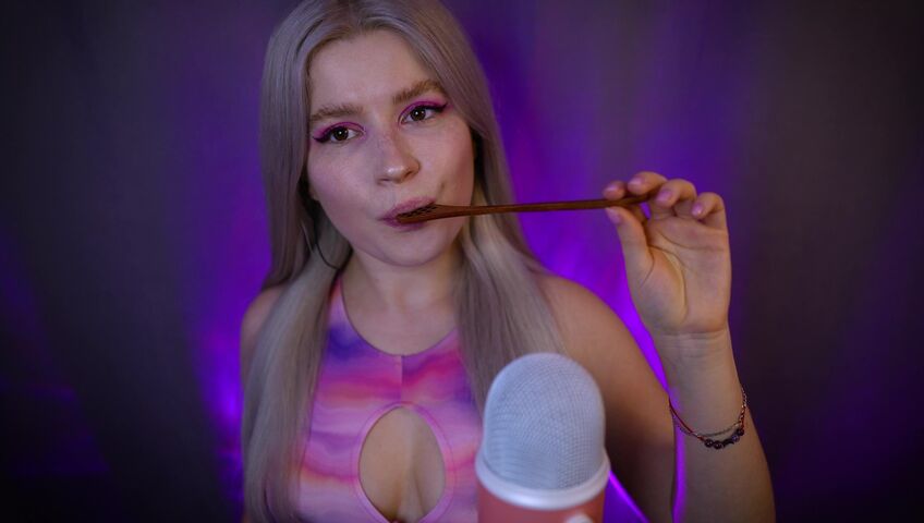 Lerka ASMRka - Honey Spoon + Mouth Sounds = Insane Tingles