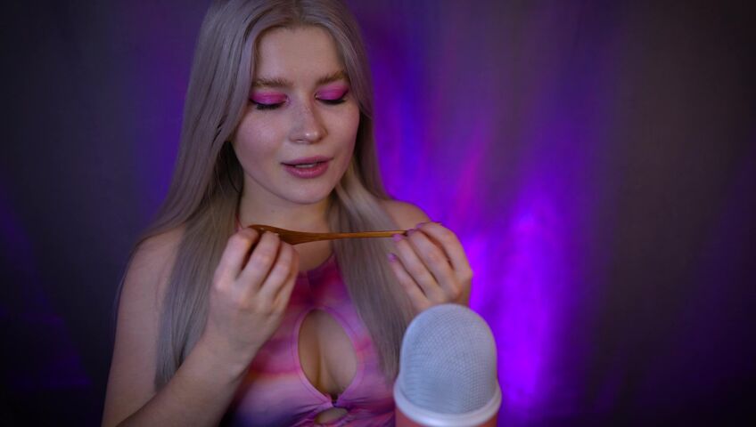 Lerka ASMRka - Honey Spoon + Mouth Sounds = Insane Tingles