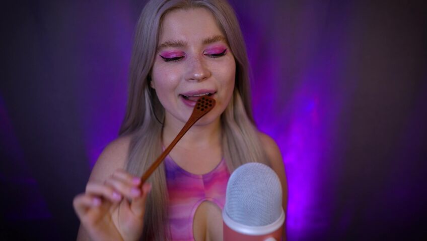 Lerka ASMRka - Honey Spoon + Mouth Sounds = Insane Tingles