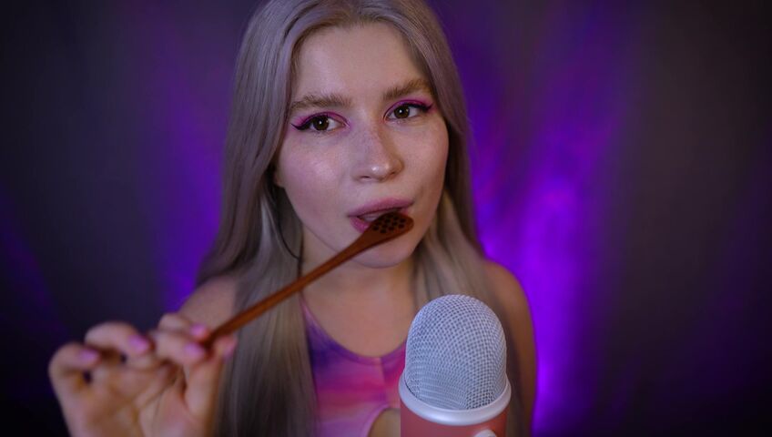 Lerka ASMRka - Honey Spoon + Mouth Sounds = Insane Tingles