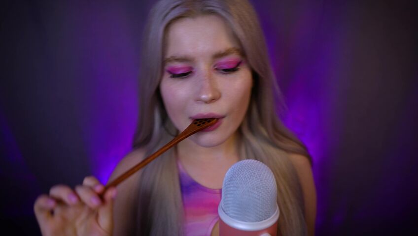 Lerka ASMRka - Honey Spoon + Mouth Sounds = Insane Tingles