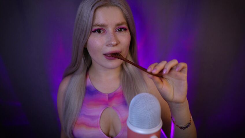 Lerka ASMRka - Honey Spoon + Mouth Sounds = Insane Tingles