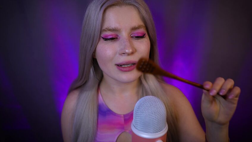 Lerka ASMRka - Honey Spoon + Mouth Sounds = Insane Tingles
