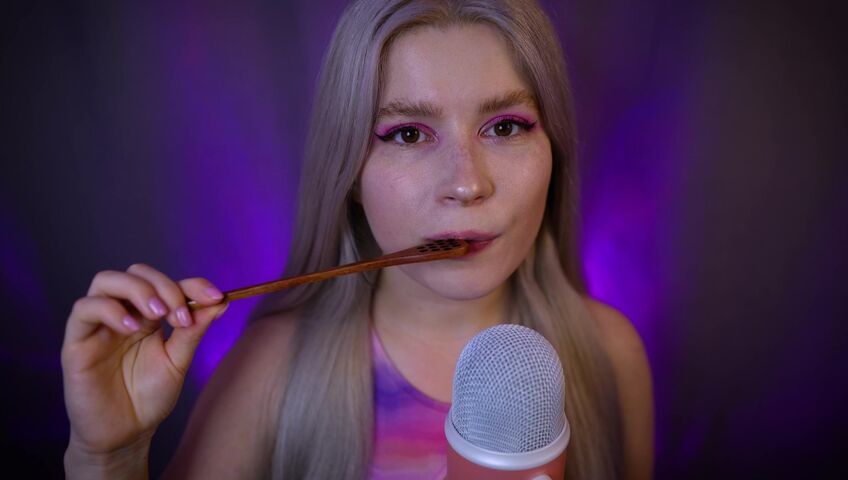 Lerka ASMRka - Honey Spoon + Mouth Sounds = Insane Tingles