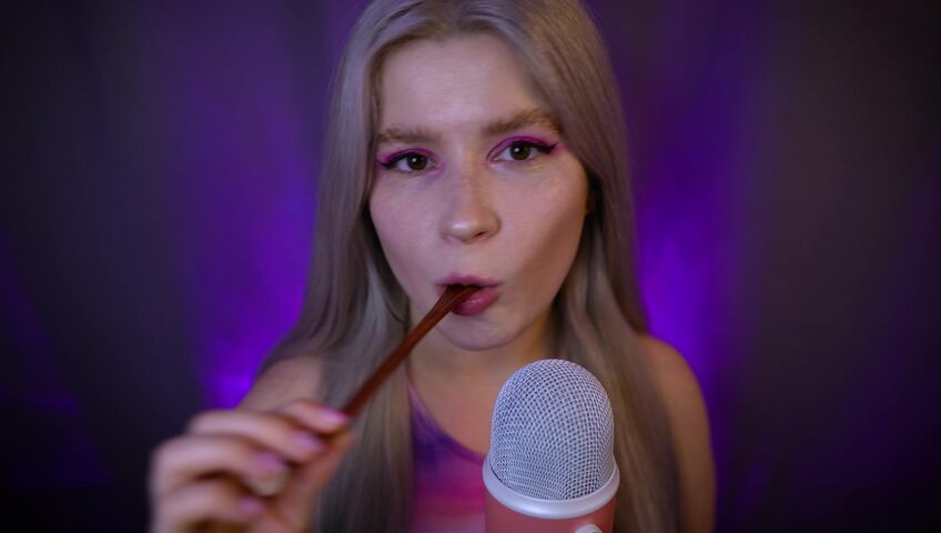 Lerka ASMRka - Honey Spoon + Mouth Sounds = Insane Tingles