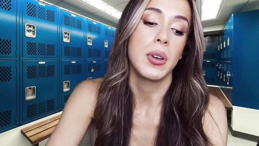 Isabella ASMR - Flirty barber gives you a handjob