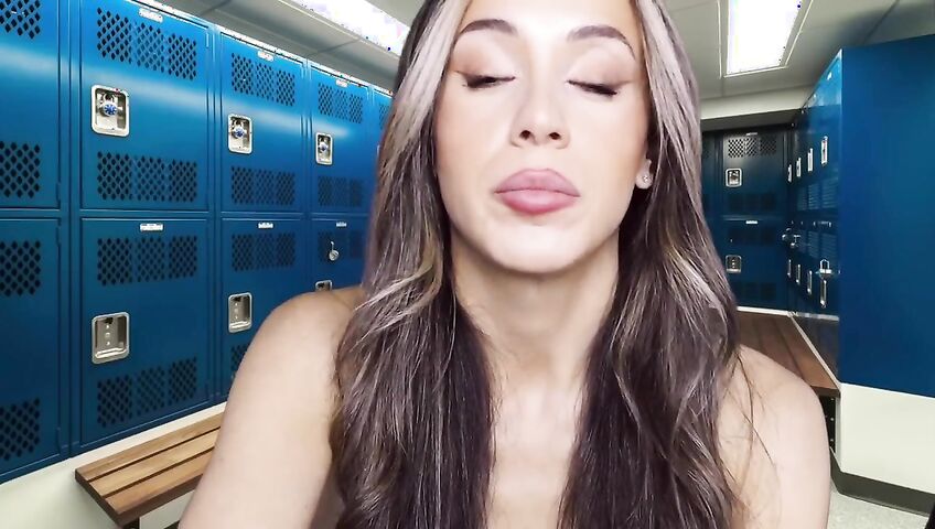 Isabella ASMR - Flirty barber gives you a handjob