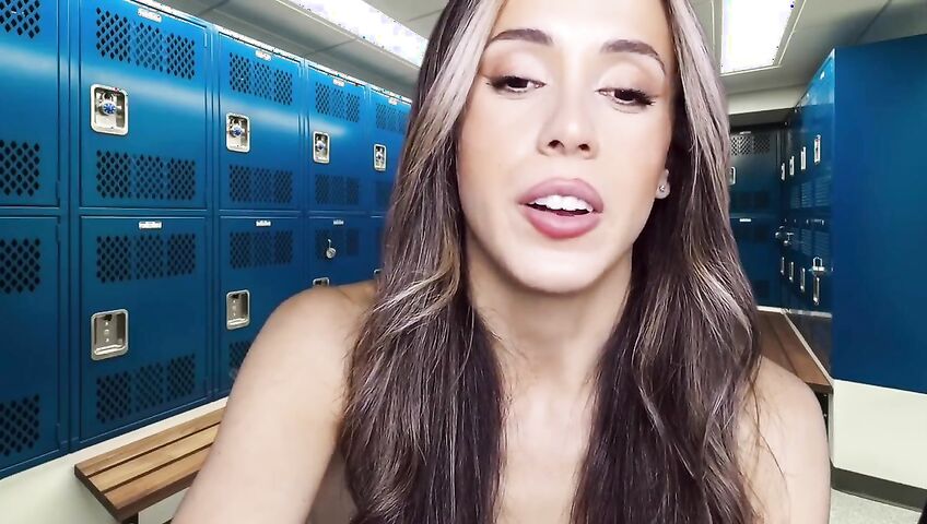 Isabella ASMR - Flirty barber gives you a handjob