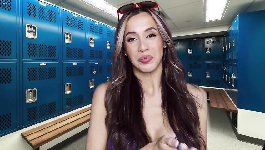 Isabella ASMR - Flirty barber gives you a handjob