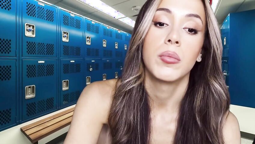 Isabella ASMR - Flirty barber gives you a handjob