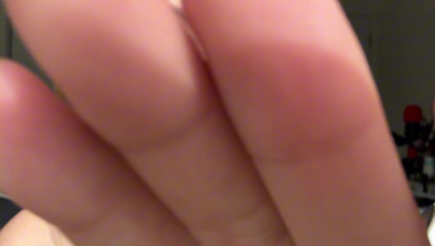 Dakota b ASMR – 3dio: Geräusche von feuchtem vs. trockenem Mund