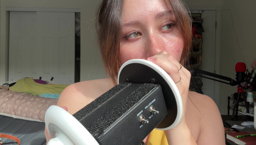 Dakota b ASMR – 3dio: Geräusche von feuchtem vs. trockenem Mund