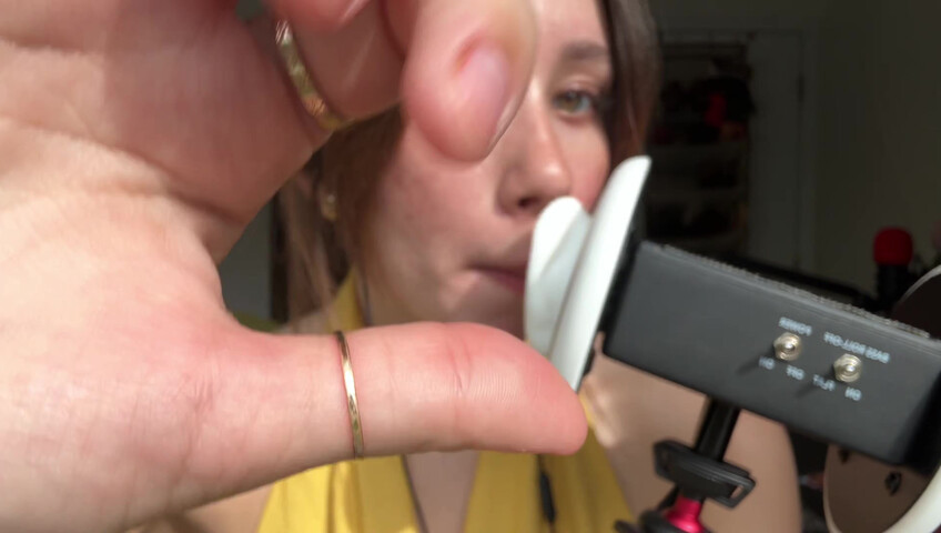 Dakota b ASMR – 3dio: Geräusche von feuchtem vs. trockenem Mund
