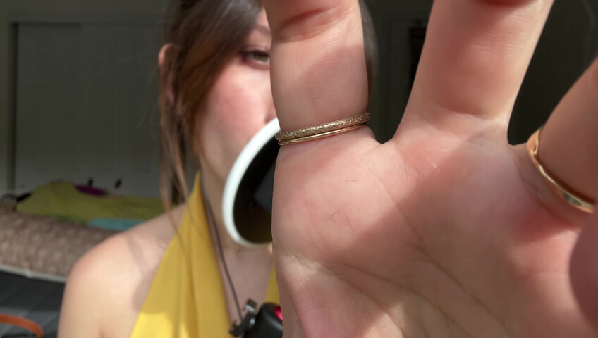 Dakota b ASMR – 3dio: Geräusche von feuchtem vs. trockenem Mund
