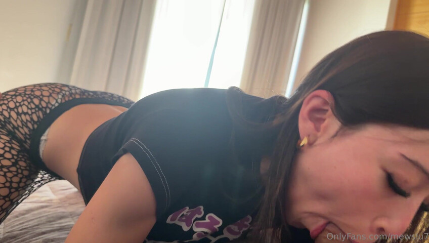 MewSlut - POV B/G Blowjob