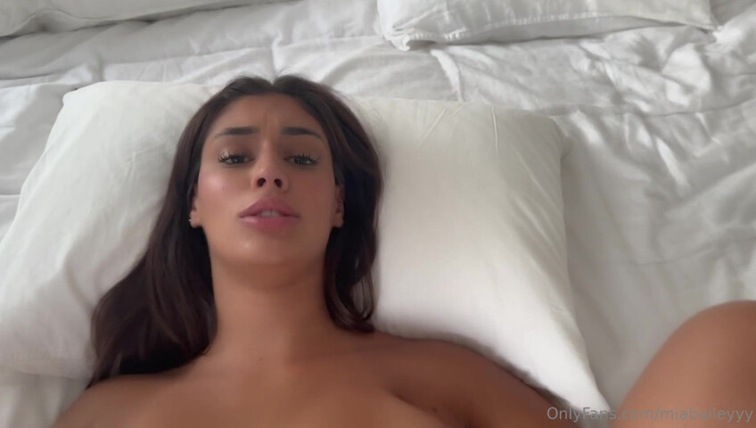 Miabaileyyy - My First B/G Anal Sex Tape