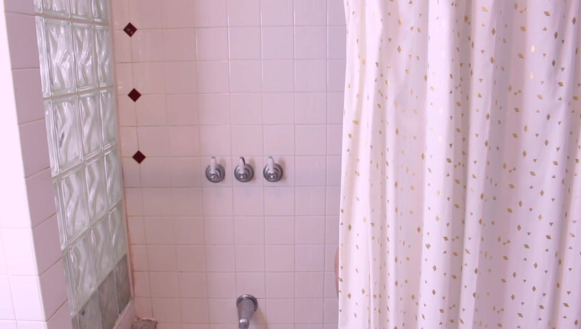 LunaRexx - Butt Plug | Spying On Friend Shower And Cum [OBG]