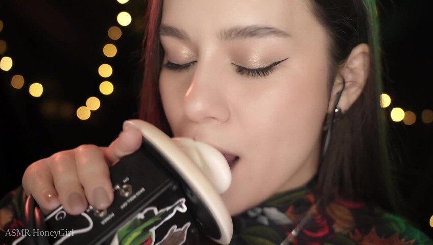 ASMR HoneyGirl - 28 April 2026 - Aggressive and Deep Licking 3Dio