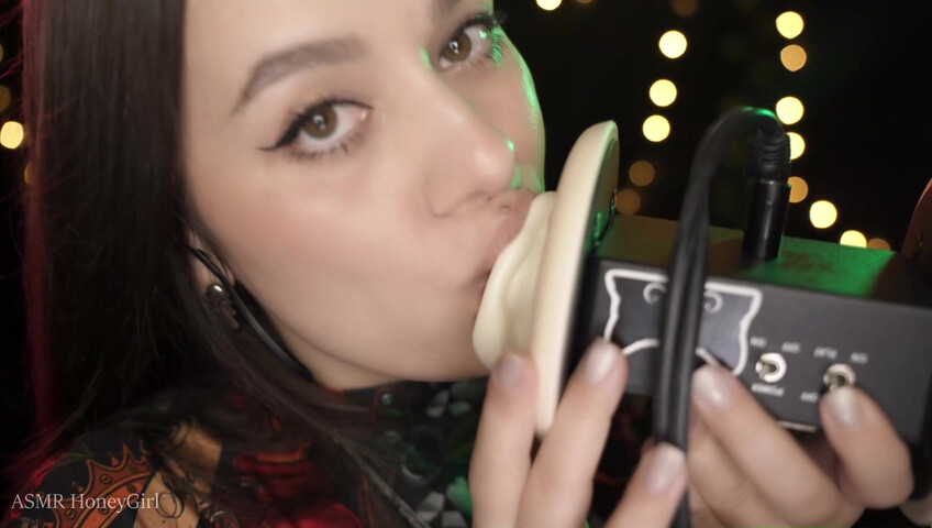 ASMR HoneyGirl - 28 April 2026 - Aggressive and Deep Licking 3Dio