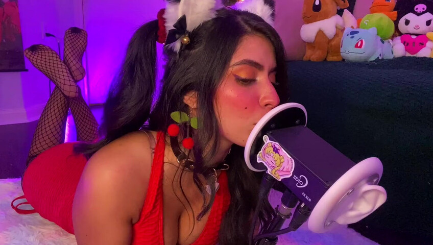CorneliusTheCat - ASMR Ear Kissing