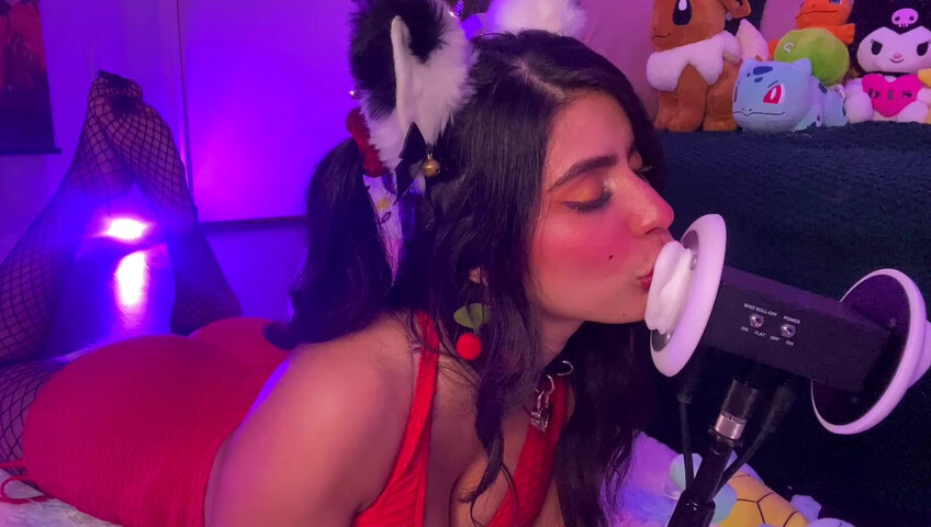 CorneliusTheCat - ASMR Ear Kissing