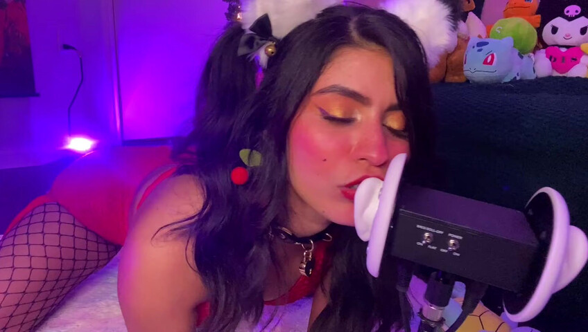 CorneliusTheCat - ASMR Ear Kissing