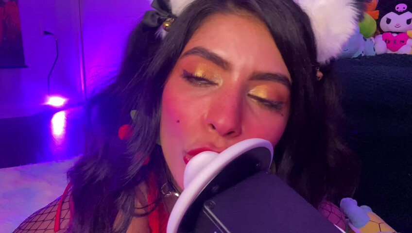 CorneliusTheCat - ASMR Ear Kissing