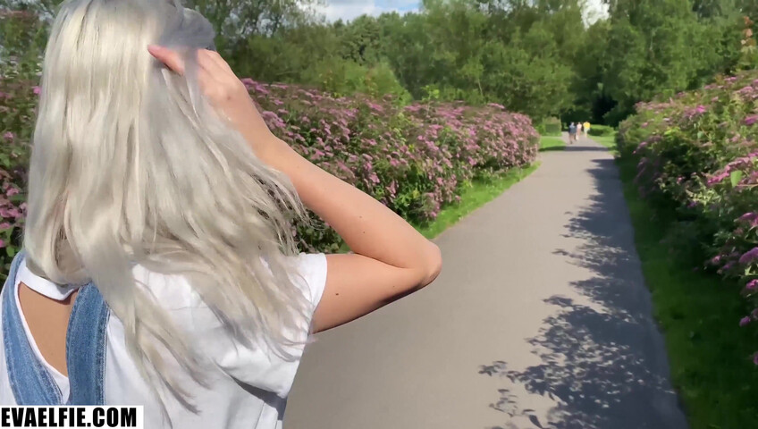 Eva Elfie - Outdoor Fuck