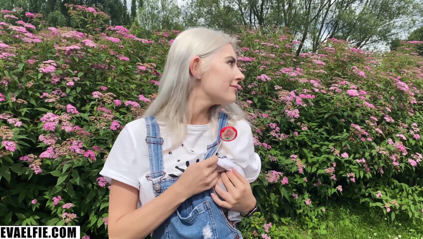 Eva Elfie - Outdoor Fuck
