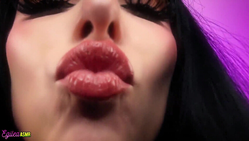Egilea ASMR - On her lap seeing her big tits while she kisses u and touches ur face