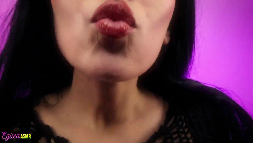 Egilea ASMR - On her lap seeing her big tits while she kisses u and touches ur face